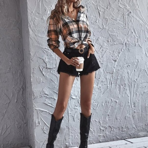 CASUAL DOLLZ Plaid Print Button Minimalist Top - Picture 5 of 5